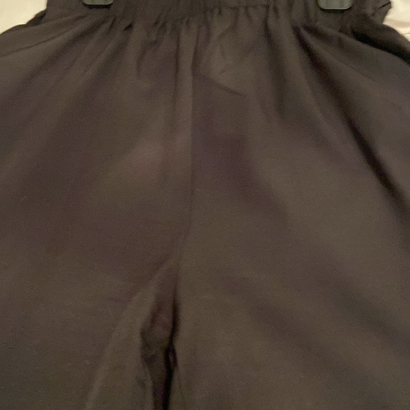 ❤️ NWOT Ruffle bottom pants - Picture 4 of 5